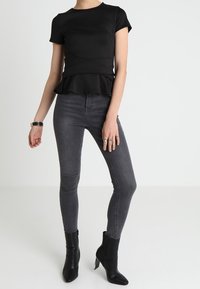 Even&Odd Triko s potiskem - black