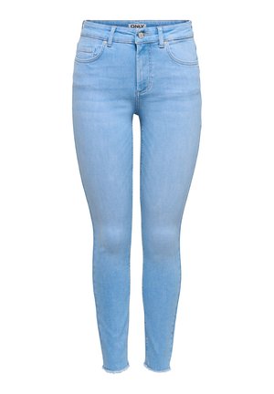 Jasnoniebieskie wąskie dżinsy z miękkiego denimu, z talią na wysokości środka, klasycznym pięciokieszeniowym krojem i surowo wykończonymi nogawkami przy kostkach.