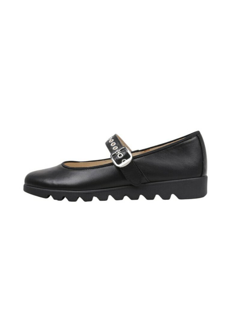 Zapato Mary Jane de cuero negro con punta redondeada, suela texturizada y correa ajustable con hebilla de plata.