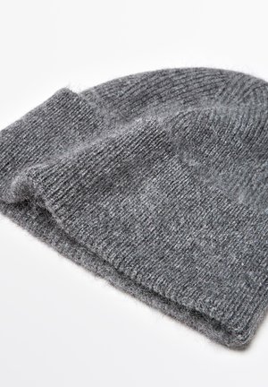 Grijze wollen beanie met een zachte, gestructureerde ribbelontwerp. Beschikt over een omgeslagen boord en een warme, gezellige uitstraling. Geschikt voor koud weer.
