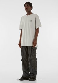 MJ Gonzales FEARLESS FLIGHT - Tricou cu imprimeu - lightasphalt