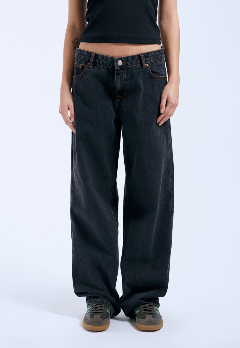 Dr.Denim HILL - Leveälahkeiset - dust washed black