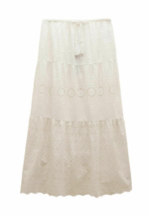 Biała spódnica midi z elastycznym pasem, trokami do wiązania oraz warstwową, teksturowaną tkaniną z ażurowymi i haftowanymi kwiatowymi wzorami.