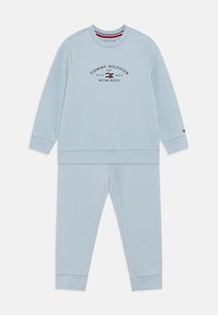 Unselected, breezy blue