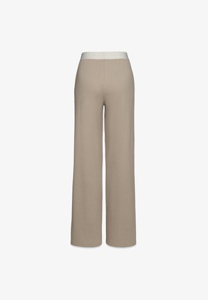 Beżowe spodnie o szerokich nogawkach, wykonane z miękkiego materiału, z fakturowaną talią z wytłoczonym logo marki. Prosty, nieozdobiony design.