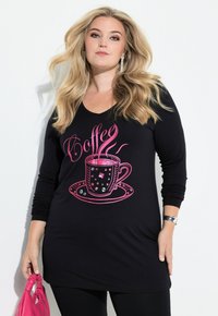 Czarna tunika z długim rękawem, ozdobiona różowym nadrukiem filiżanki kawy z dodatkami, z okrągłym dekoltem i luźnym krojem.