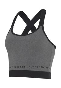 Grauer Sport-BH mit schwarzem Rand, mit einem Kreuzrücken-Design und einem Band mit der Aufschrift "AUTHENTIC ACTIVE WEAR". Glatte Stofftextur.