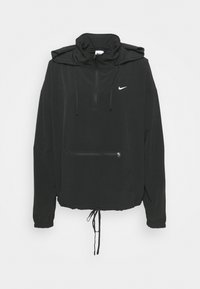 Sort pulloverjakke med halvlynlås foran, justerbar snor i kanten og en lynlåslomme foran. Har høj krave og elastiske manchetter.