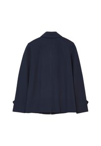 Giacca blu navy con colletto aperto, maniche lunghe e design dritto. Presenta una cucitura centrale e chiusura con zip nella parte inferiore.