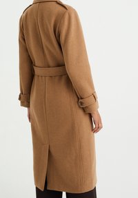 WE Fashion Trenchcoat - light brown