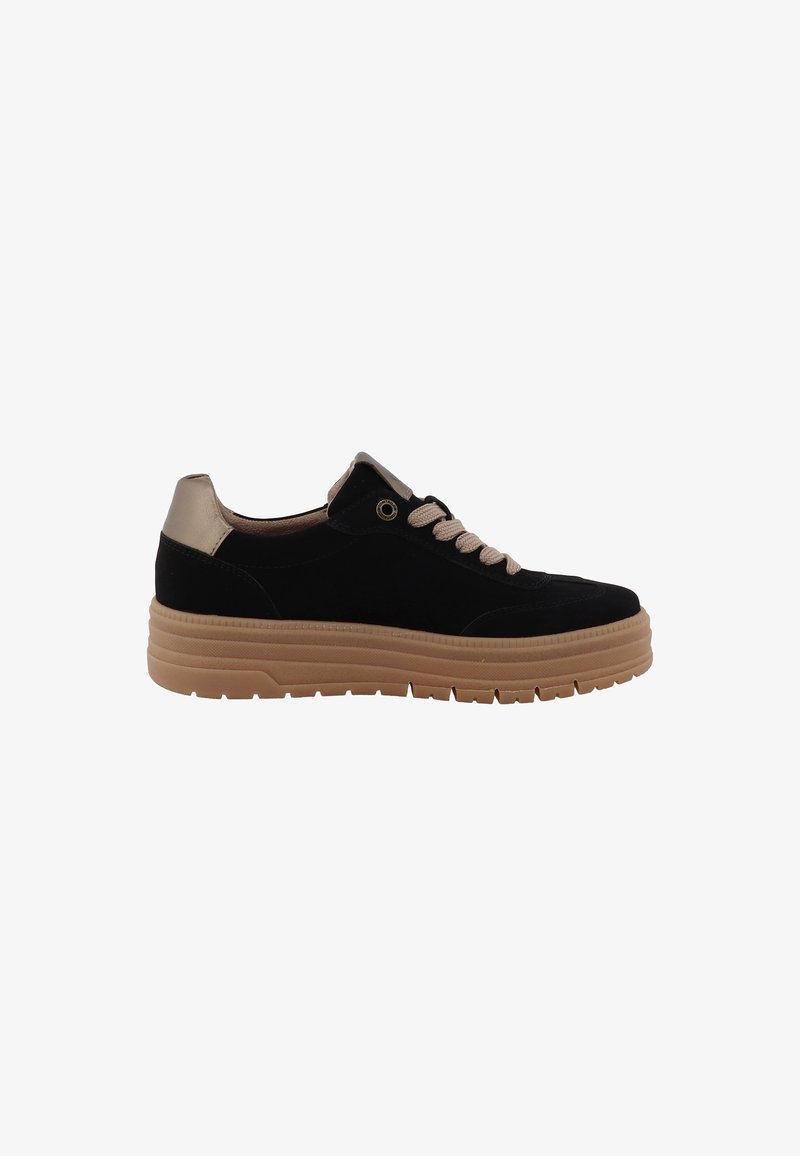Baskets en daim noir avec semelle épaisse en caoutchouc beige, lacets beiges et languette beige au talon, vues de profil sur fond blanc.