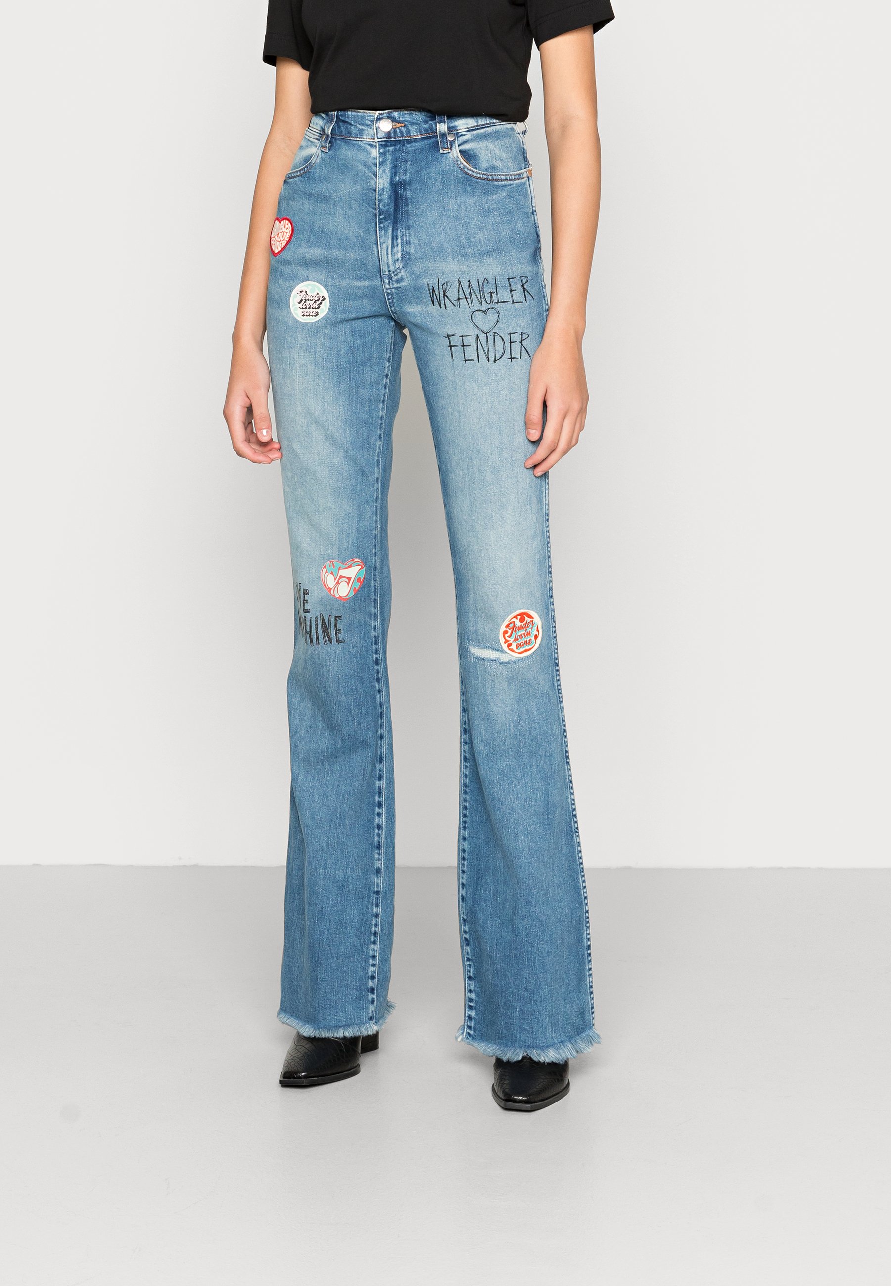 Wrangler WESTWARD - Bootcut jeans - worn indigo/Lichtblauw - Zalando.nl