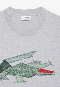 Lacoste Camiseta estampada - gris chine cca