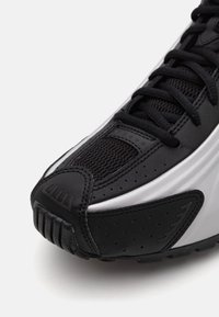 Thumbnail Image 9
