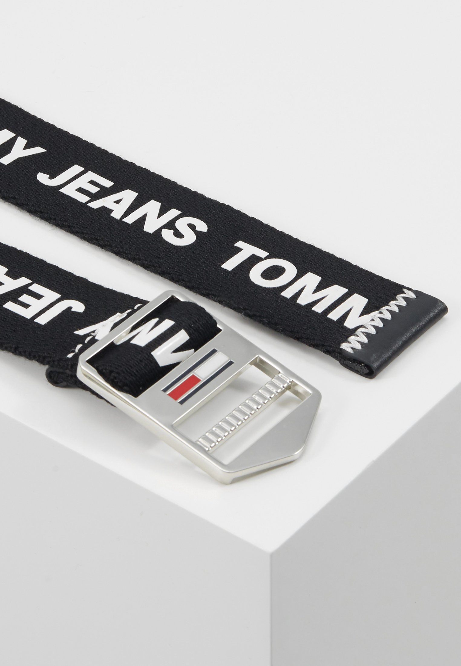 tommy hilfiger explorer belt