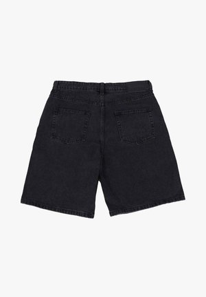 Pantaloni shorts in denim nero con design a gamba dritta, dotati di due tasche posteriori, chiusura con cerniera e una cintura per la regolazione.