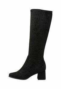 Mustat polvipituiset saappaat, jotka on valmistettu pehmeästä keinonahasta. Ominaisuuksiin kuuluvat teräväkärkiset ja matalalattiakorkoiset ladeet, joissa on matta pinta ja sivuelastiset paneelit sopivuutta varten.