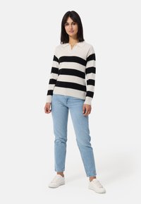 CASH-MERE Maglione - weiss und schwarz