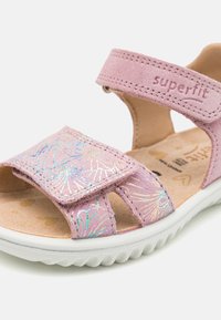 Superfit Sandaalit nilkkaremmillä - rosa/silber
