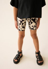 Next CYCLE  - Short - black  ecru floral print