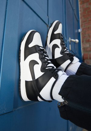 mens nike trainers size 13