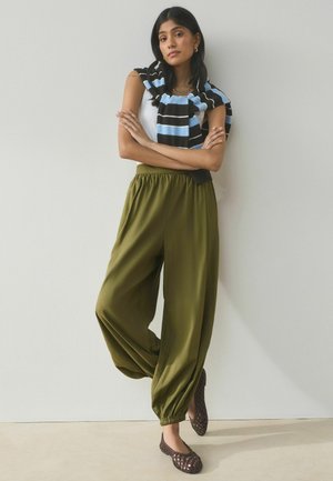 Next, 2 PACK - Bukser - chocolate brown khaki green