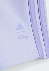 adidas Sportswear DISNEY LILO & STITCH TEE SET - Shorts - violet tone   multicolor