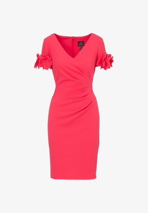 Eng anliegendes korallenrosafarbenes knielanges Kleid mit V-Ausschnitt, geraffter Taille, kurzen Ärmeln mit 3D-Blumenapplikationen und Reißverschluss an der Rückseite.