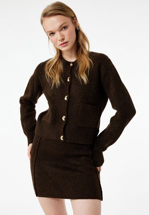 BUTTONED - Strickjacke - brown