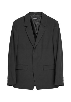 Blazer nero da uomo monopetto con rever a lancia, due tasche frontali con patta, polsini con bottoni e fodera interna liscia.