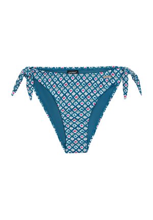 Parte inferior de bikini con lazos a los lados, que presenta un color base azul verdoso y un patrón geométrico con acentos en azul, blanco y rosa. Textura de tela suave.