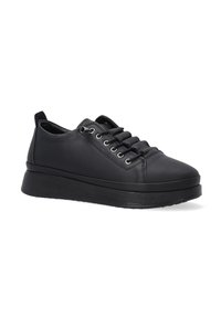 Schwarze Leder-Sneaker mit runder Zehenpartie, Schnürung an der Vorderseite, Metallösen und einer dicken schwarzen Sohle für Dämpfung. Glatte Oberfläche und minimalistisches Design.