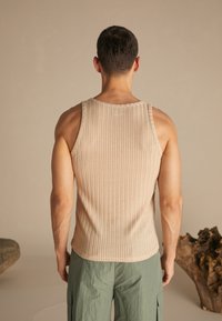 Zign Studio - Top