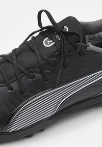 Puma KING MATCH TT  - Fodboldstøvler til kunstgræs - black/white/cool dark gray