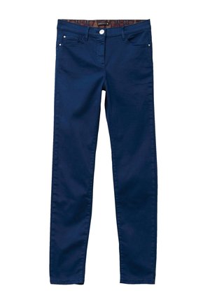 Pantaloni in cotone blu navy con una vestibilità slim, cinque tasche e zip. Caratterizzati da una chiusura con bottone e una vita con motivo.