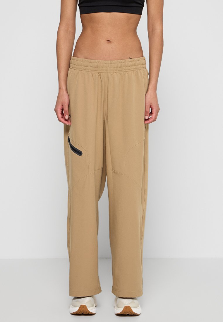 UNSTOPPABLE RELAXED FIT