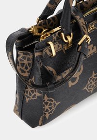 Guess SESTRI LOGO MINI SATCHEL - Ručna torba - mocha logo
