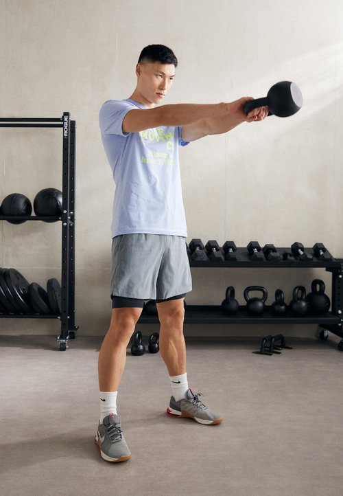 Nike M NK DF UNLIMITED WVN 7IN 2IN1 - 2-in-1 shorts - smoke grey/dark smoke grey/black — photo 2