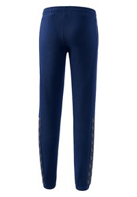 Pantalons de sport bleu marine avec une taille élastique, coupe slim, et accents de panneaux latéraux présentant un motif géométrique dans une couleur contrastante.