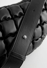 Next SLING - REGULAR FIT - Skuldertasker - black