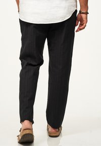 One Redox Stoffhose - black