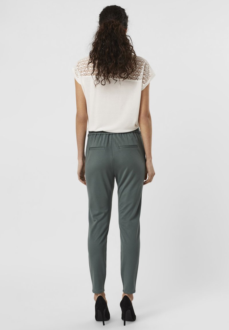 Vero Moda VMEVA STRING NOOS Tracksuit bottoms balsam green
