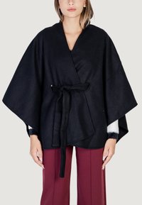 Morgan Poncho - black