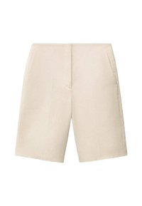 Shorts en lin beige avec une taille plate, deux poches latérales et une coupe au niveau du genou, présentant une texture lisse et un design soigné.