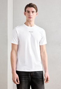 Marc O'Polo - SHORT SLEEVE LOGO PRINT - Basic T-shirt - white Thumbnail Image 1