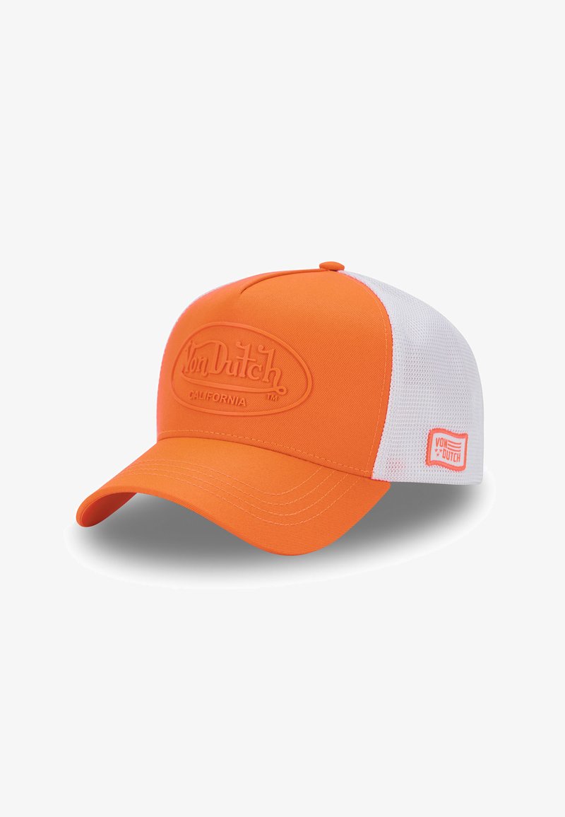Casquette orange avec une visière arrondie, dotée d'un dos en maille blanche. Logo "Von Dutch" en relief au centre à l'avant et accents de couture.