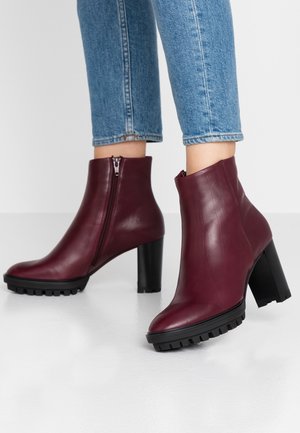 Bottines à talons hauts - bordeaux