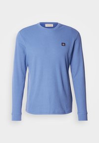 BADGE TEE - Pikkade varrukatega topp - dull nile blue