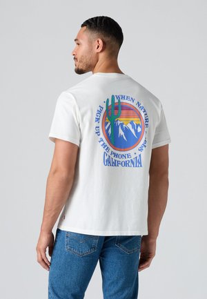 T-shirt imprimé - trend cactus when nature calls cloud dancer