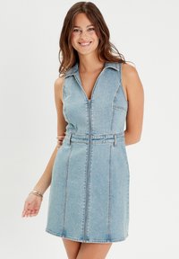 Cache Cache Vestito di jeans - denim bleach